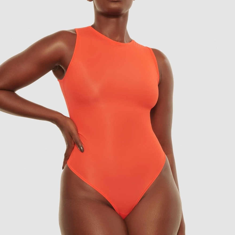 BNWT SKIMS jelly bodysuit, poppy, size M